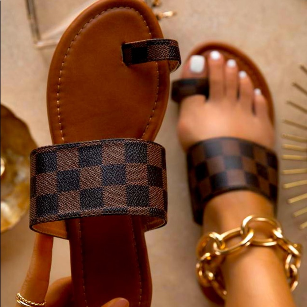 LADIES BROWN CHECKERS FLAT SLIP ON SANDALS